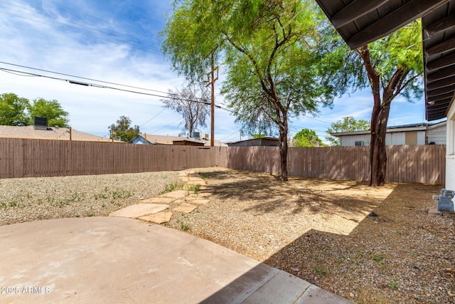 2914 W Marlette Ave, Phoenix, AZ 85017 - view of yard featuring a fenced backyard and a patio