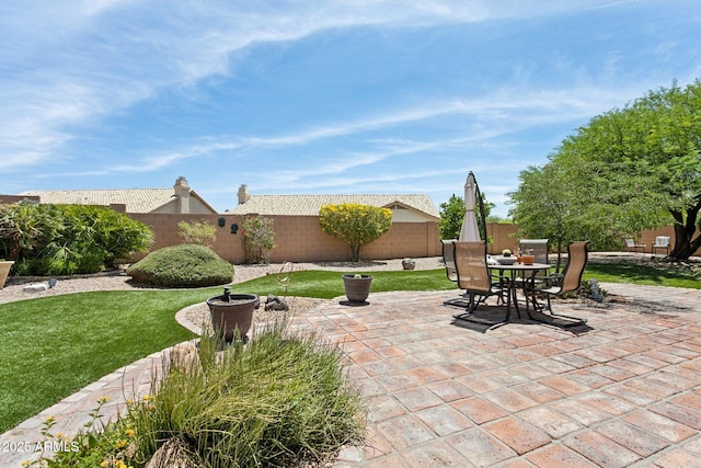 4401 E Barwick Dr, Cave Creek, AZ 85331 - view of patio with outdoor dining area