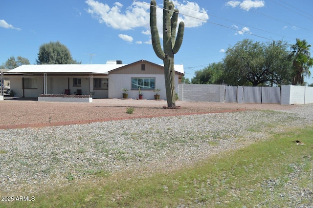 221 N Mountain Rd, Apache Junction, AZ 85120 - view of front facade with a porch