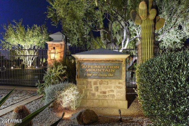 view of community / neighborhood sign