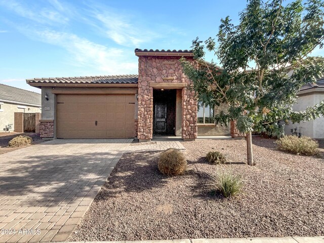 view of front facade with a garage