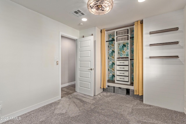 unfurnished bedroom featuring carpet floors