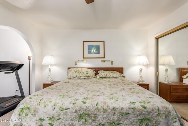 400 W Crofton St, Chandler, AZ 85225 - carpeted bedroom featuring arched walkways, a closet, and a ceiling fan