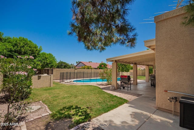 400 W Crofton St, Chandler, AZ 85225 - fenced backyard with a patio