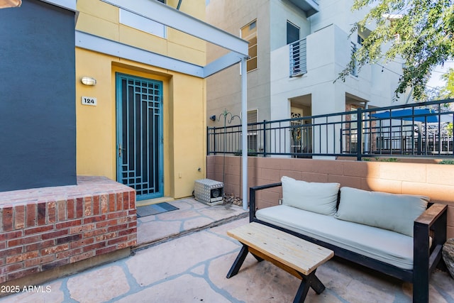 706 E Washington St Unit 124, Phoenix, AZ 85034 - view of patio / terrace featuring an outdoor hangout area
