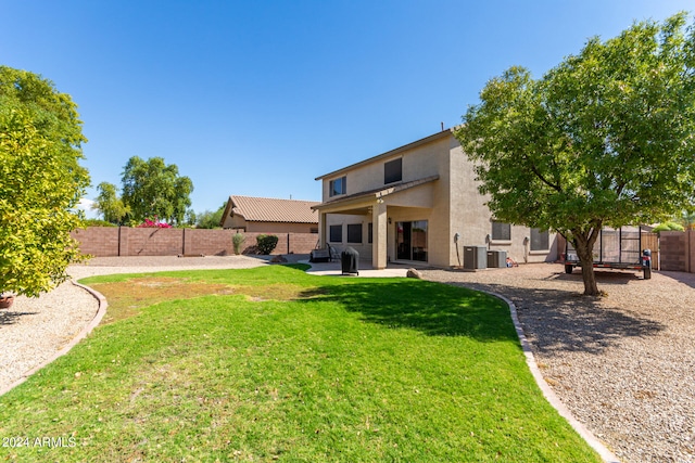 view of yard with a patio