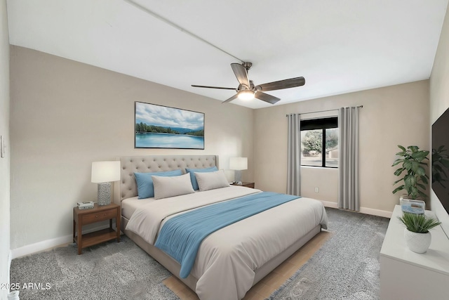 bedroom with ceiling fan