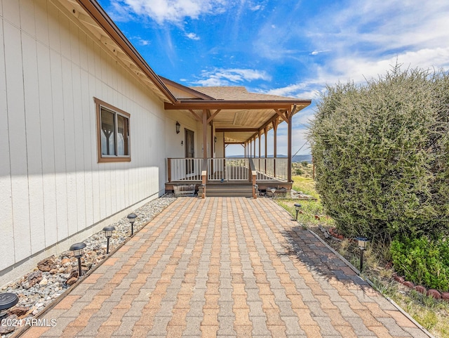 view of patio / terrace with covered porch