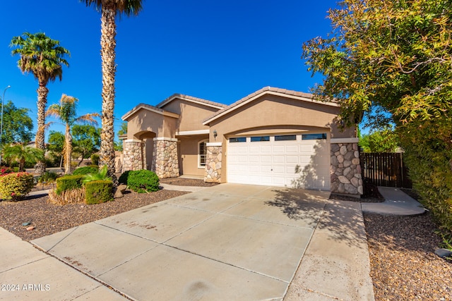 view of front facade featuring a garage