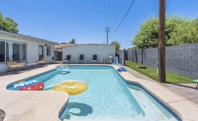 3330 E Cypress St, Phoenix, AZ 85008 - view of pool featuring a fenced backyard and a patio
