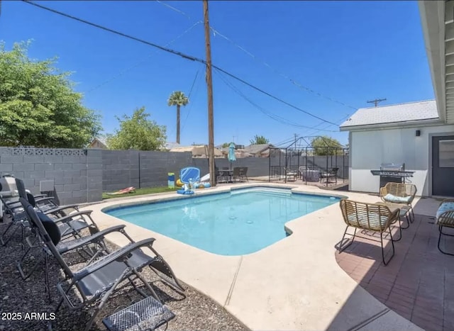 3330 E Cypress St, Phoenix, AZ 85008 - view of pool featuring a patio and a fenced backyard