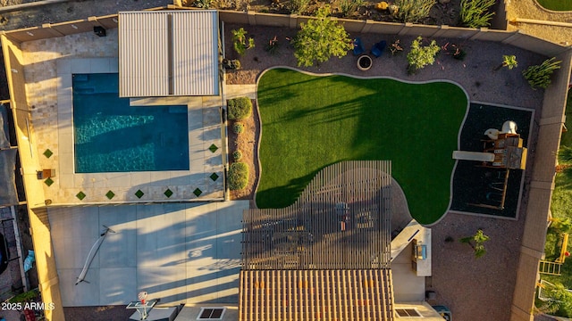aerial view of property and surrounding area