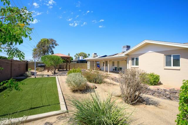 view of yard featuring cooling unit