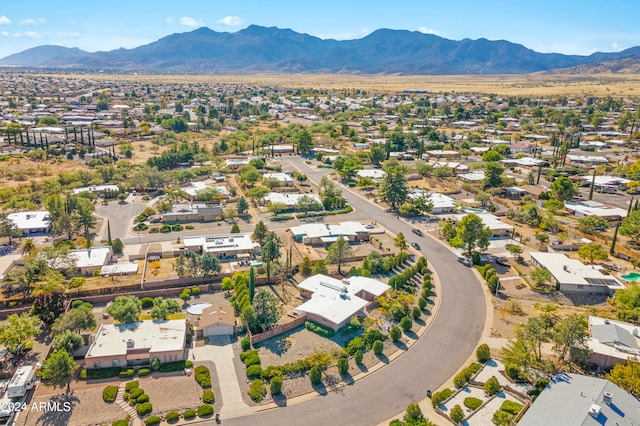 bird's eye view with a mountain view