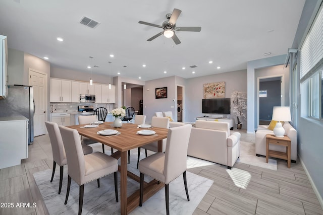 dining area featuring recessed lighting, visible vents, ceiling fan, and baseboards