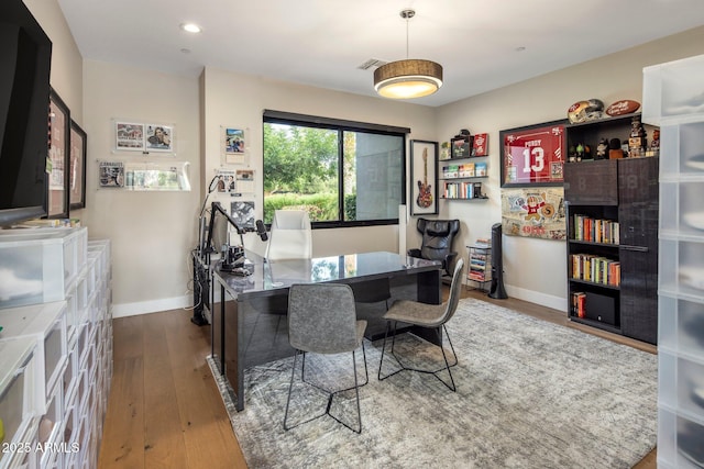 9148 N 66th Pl, Paradise Valley, AZ 85253 - office space with hardwood / wood-style floors, baseboards, and recessed lighting