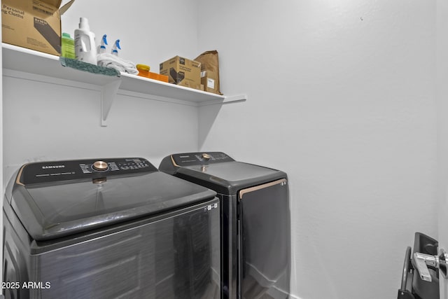 6919 S 13th Pl, Phoenix, AZ 85042 - laundry room with washer and clothes dryer