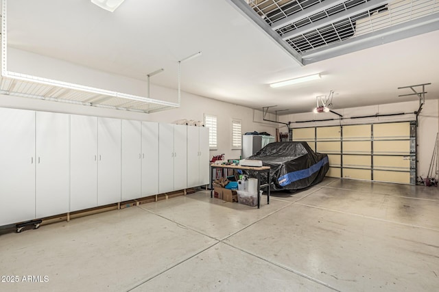 4463 S Oregon Ct, Chandler, AZ 85248 - garage featuring a garage door opener