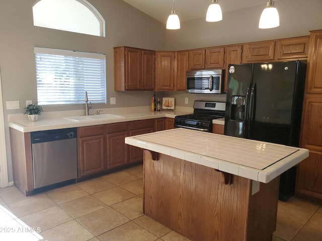 351 S Apache Dr, Chandler, AZ 85224 - kitchen featuring stainless steel appliances, a sink, tile counters, light tile patterned flooring, and vaulted ceiling