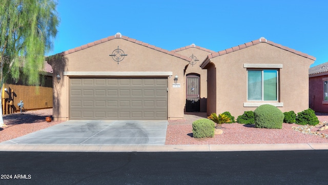 view of front facade featuring a garage