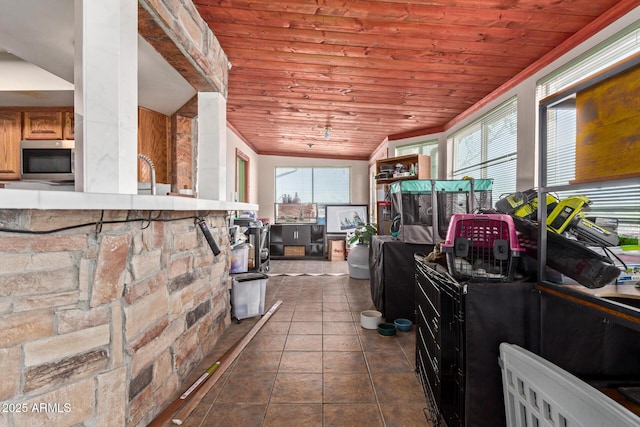 1024 E Saddle Mountain Rd, Phoenix, AZ 85086 - view of sunroom / solarium