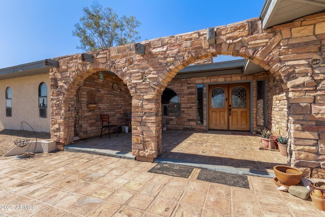 1024 E Saddle Mountain Rd, Phoenix, AZ 85086 - entrance to property featuring stone siding
