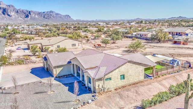 bird's eye view with a mountain view