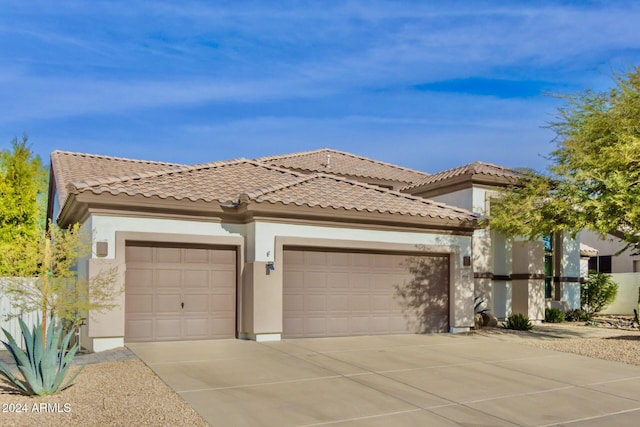 view of front facade with a garage