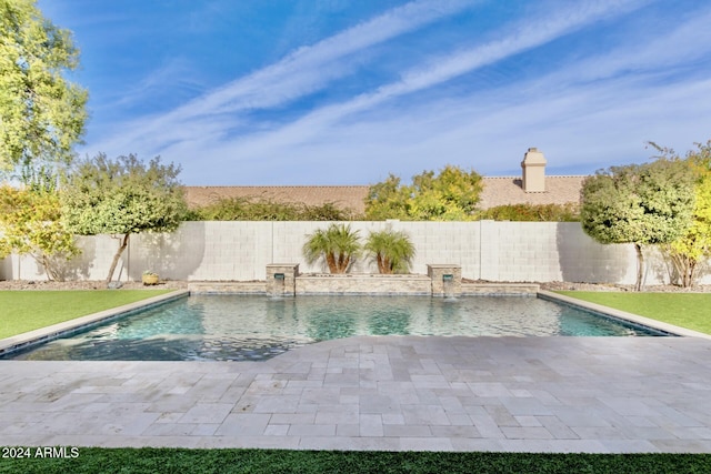 view of swimming pool featuring pool water feature