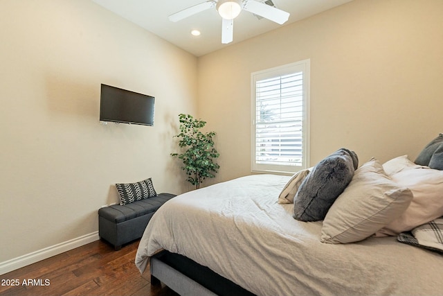 bedroom featuring a ceiling fan, baseboards, dark wood-style flooring, and recessed lighting