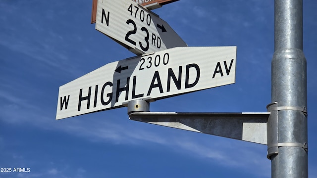 view of community / neighborhood sign