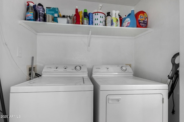 10101 N Arabian Trl Unit 2018, Scottsdale, AZ 85258 - laundry area with washing machine and clothes dryer