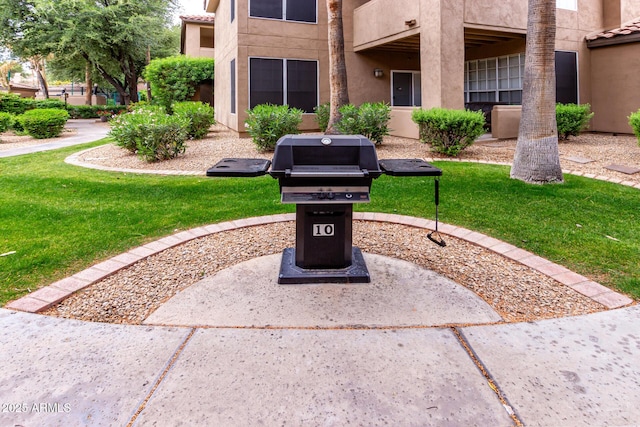 10101 N Arabian Trl Unit 2018, Scottsdale, AZ 85258 - view of home's community featuring a yard