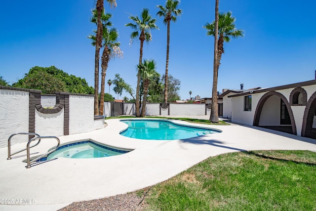 3646 W Brown St, Phoenix, AZ 85051 - view of swimming pool featuring an in-ground hot tub, a patio, and a fenced backyard