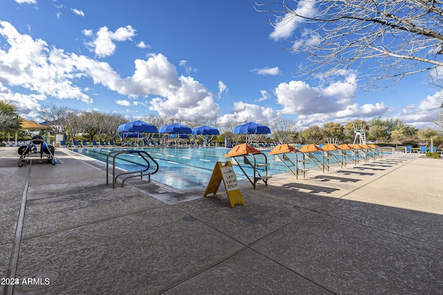 view of swimming pool