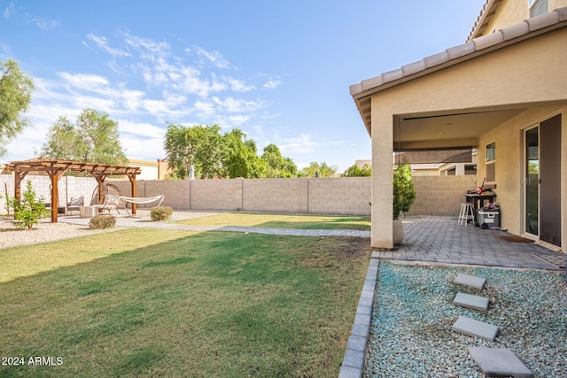 view of yard featuring a pergola and a patio area