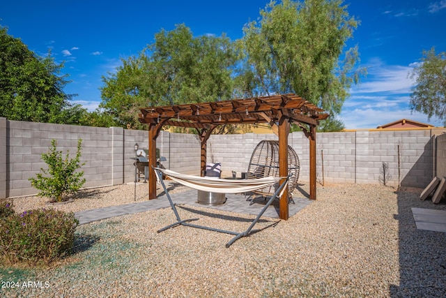 view of yard with a pergola