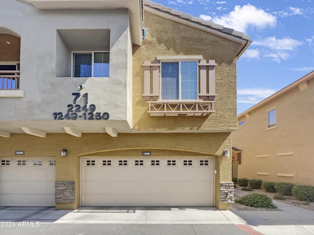 view of front of house featuring a garage