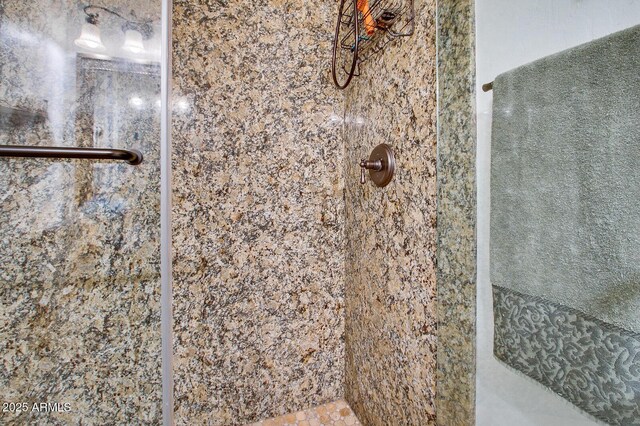 5281 W Quail Ave, Glendale, AZ 85308 - full bathroom featuring tiled shower