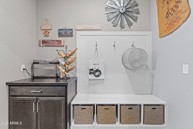 4244 Sawbuck Way, Wickenburg, AZ 85390 - view of mudroom