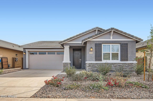 view of front facade featuring a garage