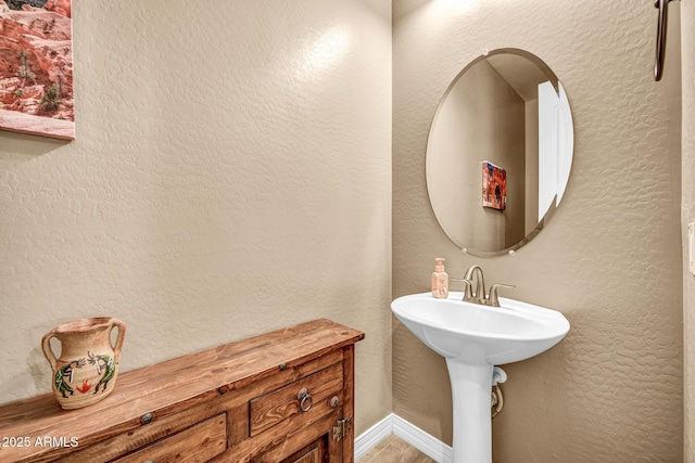 12932 W Cassia Trl, Peoria, AZ 85383 - view of bathroom