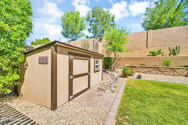 12932 W Cassia Trl, Peoria, AZ 85383 - view of shed featuring a fenced backyard