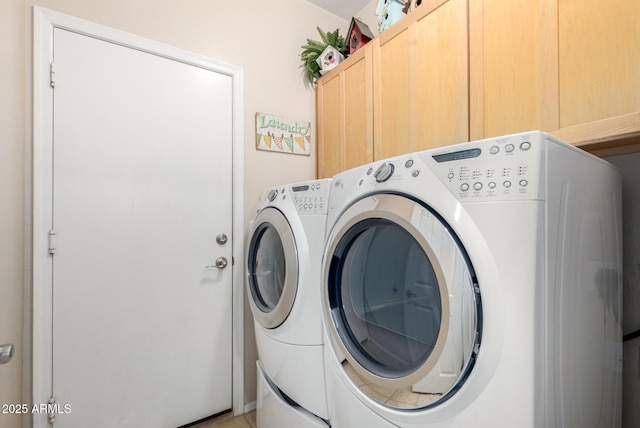 22232 N 48th St, Phoenix, AZ 85054 - laundry area featuring cabinet space and separate washer and dryer