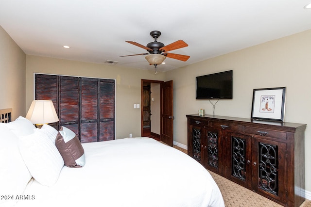 bedroom featuring ceiling fan