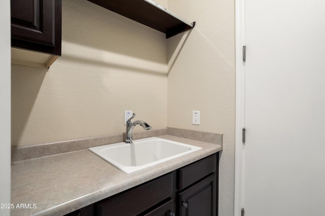 12904 W Dale Ln, Peoria, AZ 85383 - laundry area with a sink