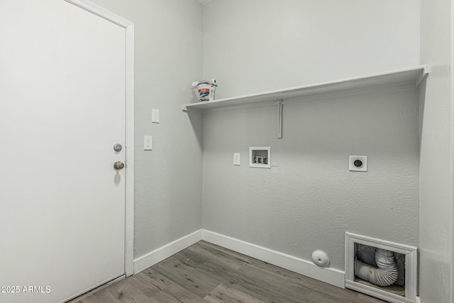 9224 W Raymond St, Tolleson, AZ 85353 - laundry area featuring hookup for a washing machine, wood finished floors, hookup for an electric dryer, and hookup for a gas dryer