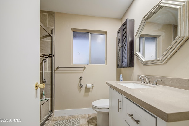 10620 W Clair Dr, Sun City, AZ 85351 - bathroom with baseboards, toilet, tiled shower, and vanity