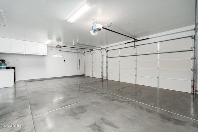 12120 E Cortez Dr, Scottsdale, AZ 85259 - garage with a garage door opener