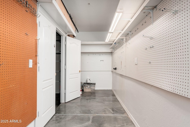 12120 E Cortez Dr, Scottsdale, AZ 85259 - hallway featuring concrete floors and baseboards